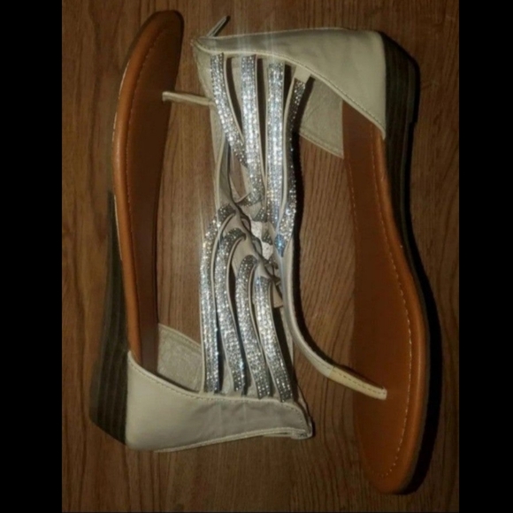 ♥︎New Rhinestone Sandals♥︎ - Picture 3 of 10
